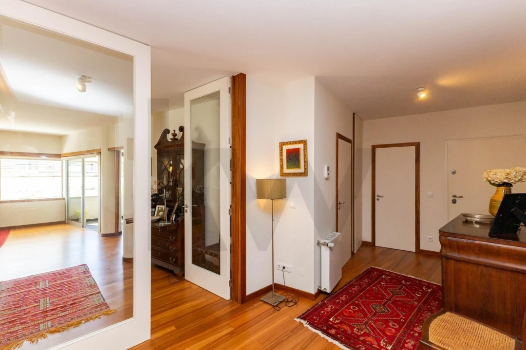 Apartamento T4 para Venda em Lordelo do Ouro e Massarelos Foto 6