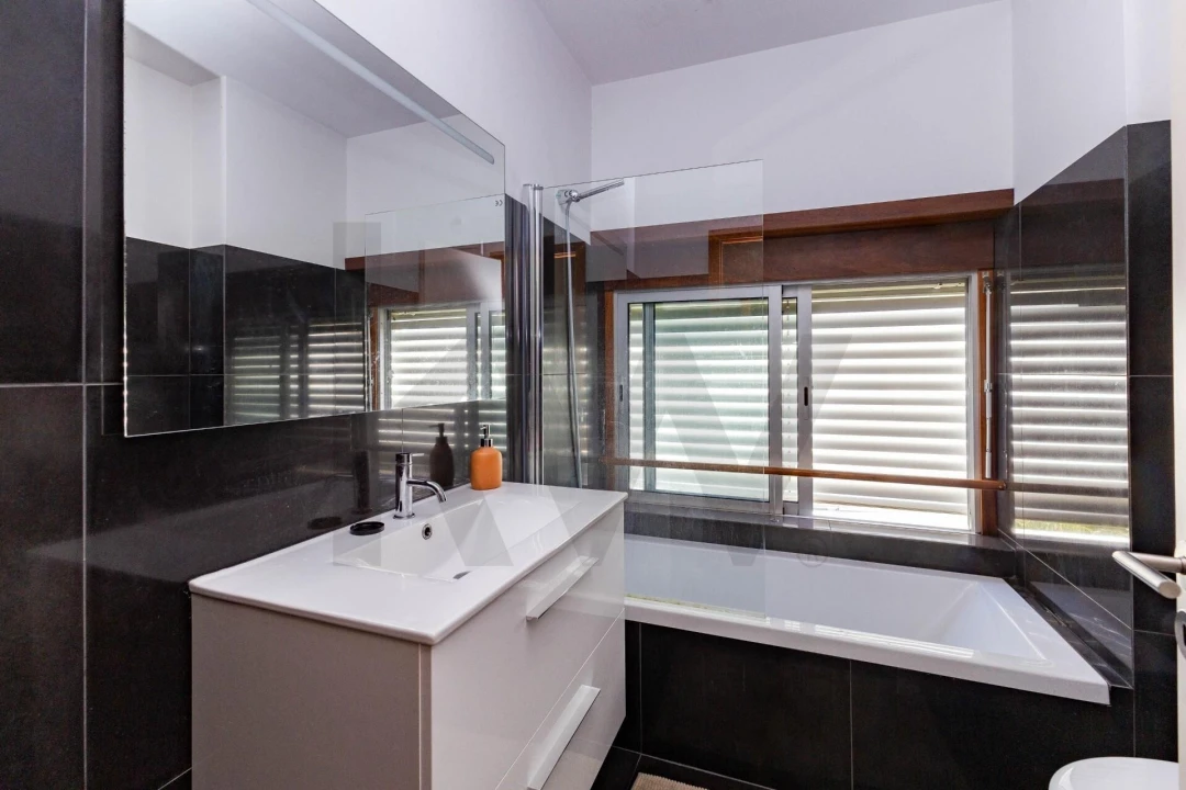 Apartamento T4 para Venda em Lordelo do Ouro e Massarelos Foto 27