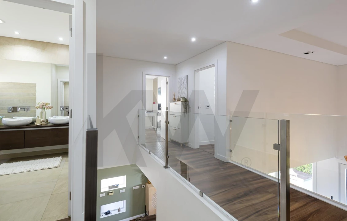 Moradia T4 para Venda em Carcavelos e Parede Foto 44