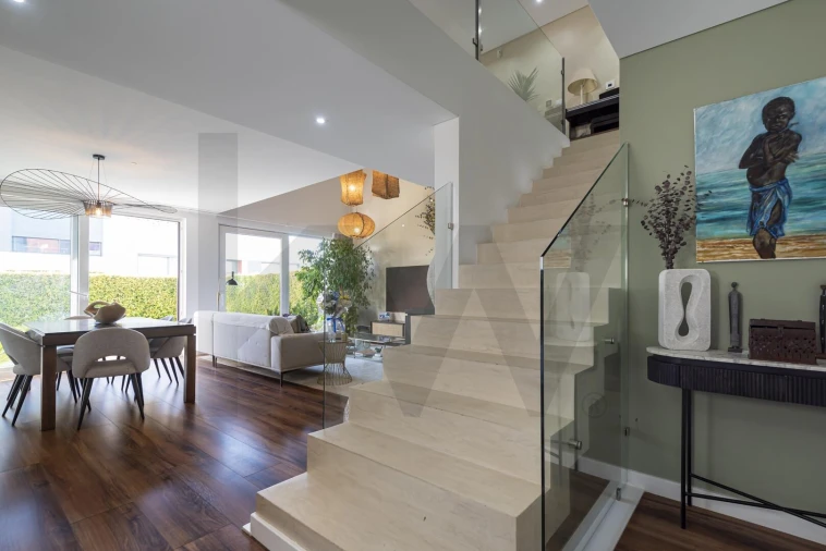 Moradia T4 para Venda em Carcavelos e Parede Foto 16