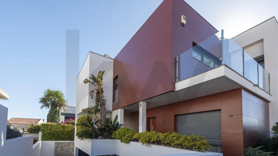 Moradia T4 para Venda em Carcavelos e Parede