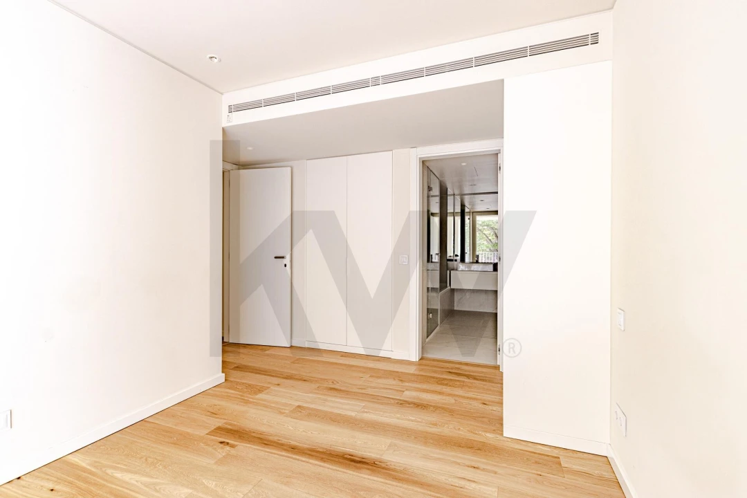 Apartamento T3 para Arrendamento em Areeiro Foto 24