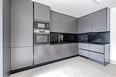 Apartamento T3 para Arrendamento em Areeiro