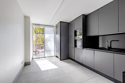 Apartamento T3 para Arrendamento em Areeiro