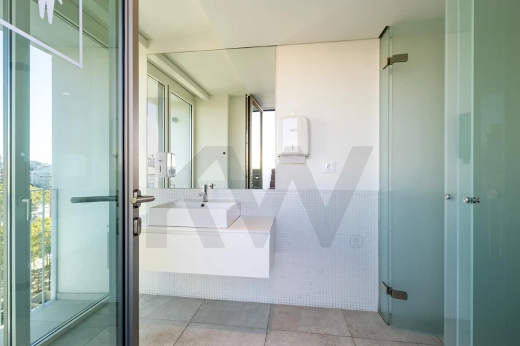 Apartamento T3 para Arrendamento em Areeiro Foto 6