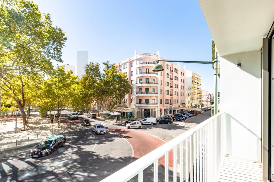 Apartamento T3 para Arrendamento em Areeiro Foto 8