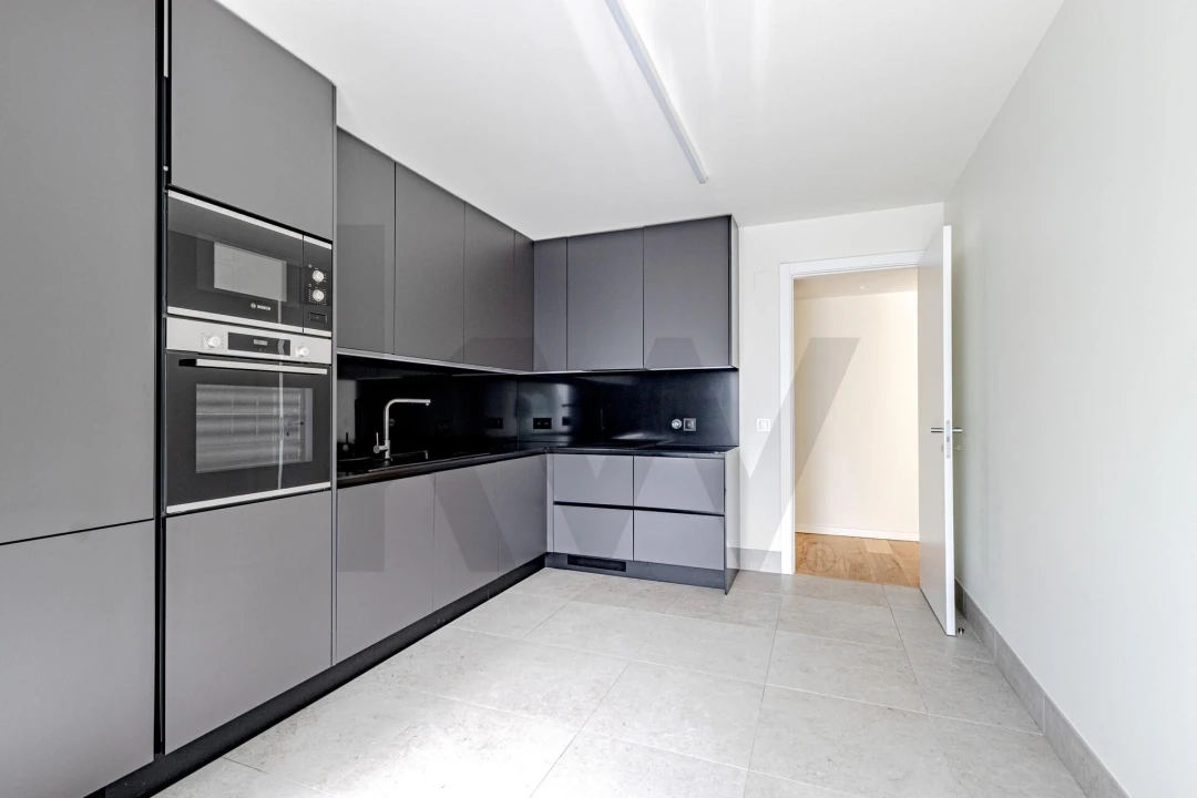 Apartamento T3 para Arrendamento em Areeiro Foto 13