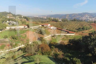 Moradia T5 para Venda em Santa Clara e Castelo Viegas