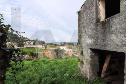 Moradia T5 para Venda em Santa Clara e Castelo Viegas