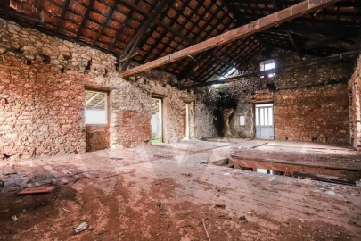 Moradia T5 para Venda em Santa Clara e Castelo Viegas
