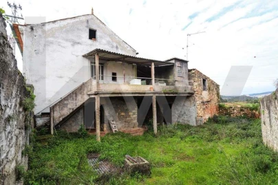 Moradia T5 para Venda em Santa Clara e Castelo Viegas