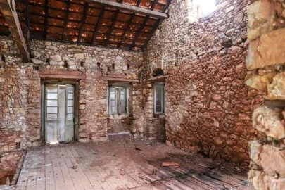 Moradia T5 para Venda em Santa Clara e Castelo Viegas