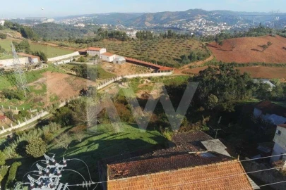 Moradia T5 para Venda em Santa Clara e Castelo Viegas