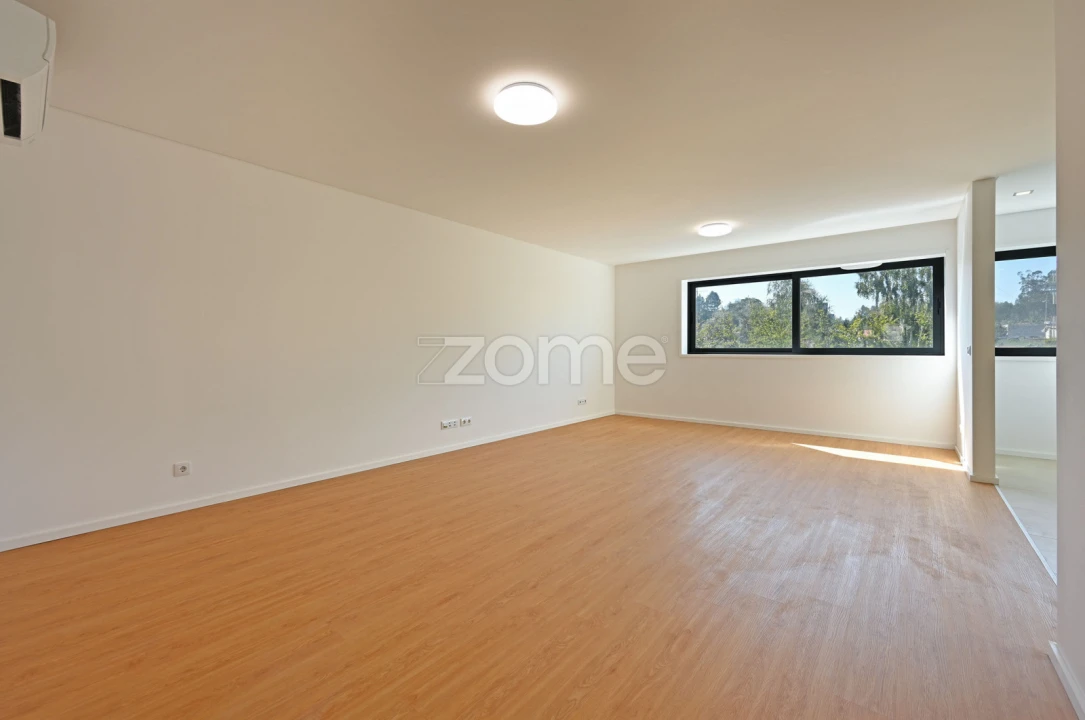 Apartamento T2 para Venda em Castêlo da Maia Foto 3