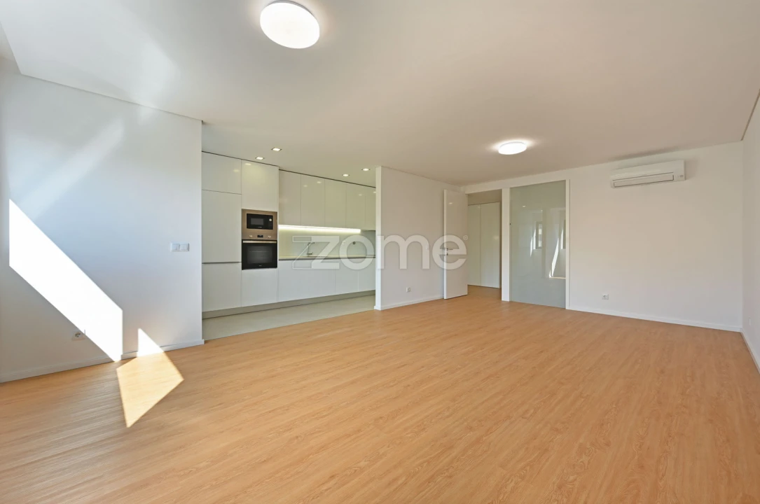 Apartamento T2 para Venda em Castêlo da Maia Foto 1
