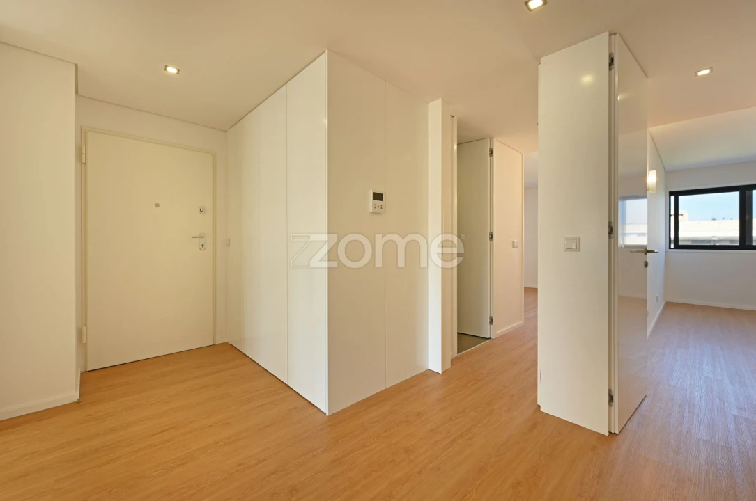 Apartamento T2 para Venda em Castêlo da Maia Foto 11