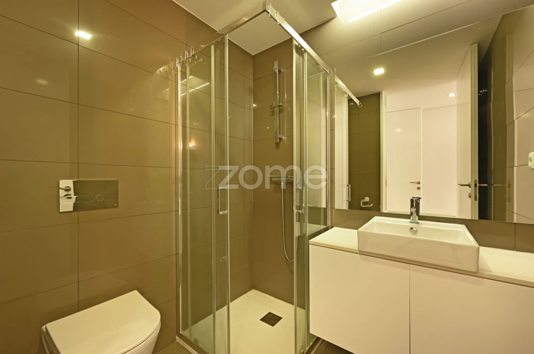 Apartamento T2 para Venda em Castêlo da Maia Foto 13