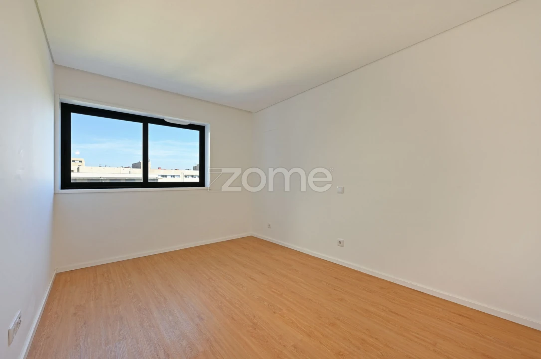 Apartamento T2 para Venda em Castêlo da Maia Foto 16
