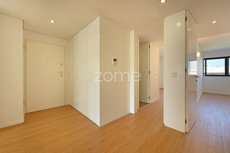 Apartamento T2 para Venda em Castêlo da Maia Foto 11