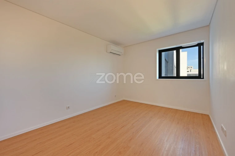 Apartamento T2 para Venda em Castêlo da Maia Foto 14