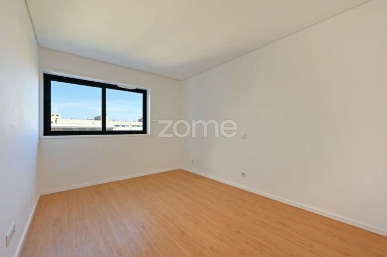 Apartamento T2 para Venda em Castêlo da Maia Foto 16