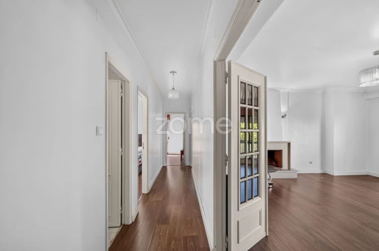 Apartamento T4 para Venda em Santo António dos Cavaleiros e Frielas Foto 7