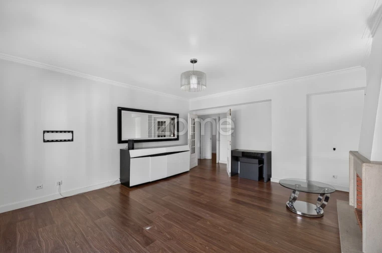 Apartamento T4 para Venda em Santo António dos Cavaleiros e Frielas Foto 12