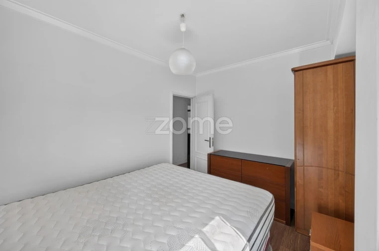 Apartamento T4 para Venda em Santo António dos Cavaleiros e Frielas Foto 16