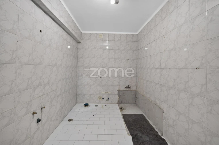 Apartamento T4 para Venda em Santo António dos Cavaleiros e Frielas Foto 31