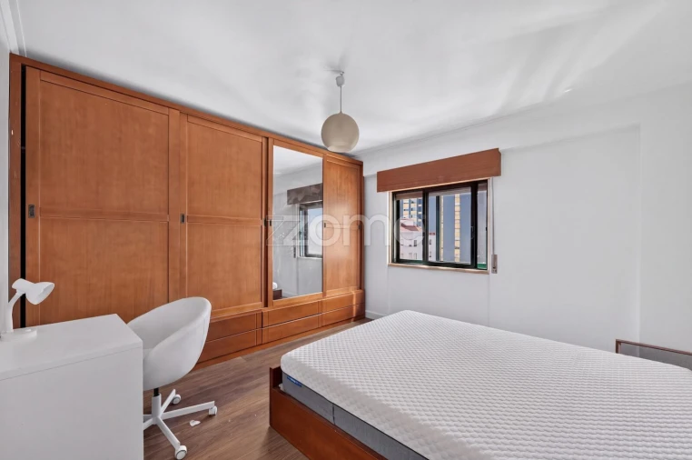 Apartamento T4 para Venda em Santo António dos Cavaleiros e Frielas Foto 27