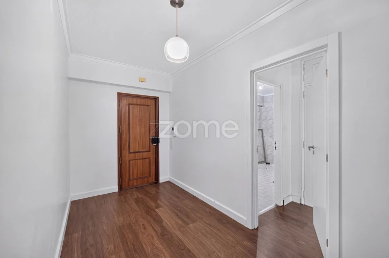 Apartamento T4 para Venda em Santo António dos Cavaleiros e Frielas Foto 23