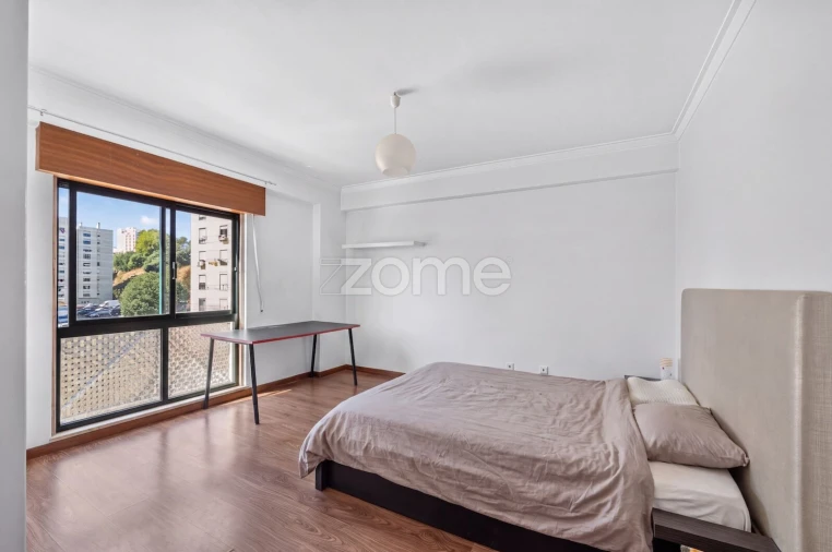 Apartamento T4 para Venda em Santo António dos Cavaleiros e Frielas Foto 21