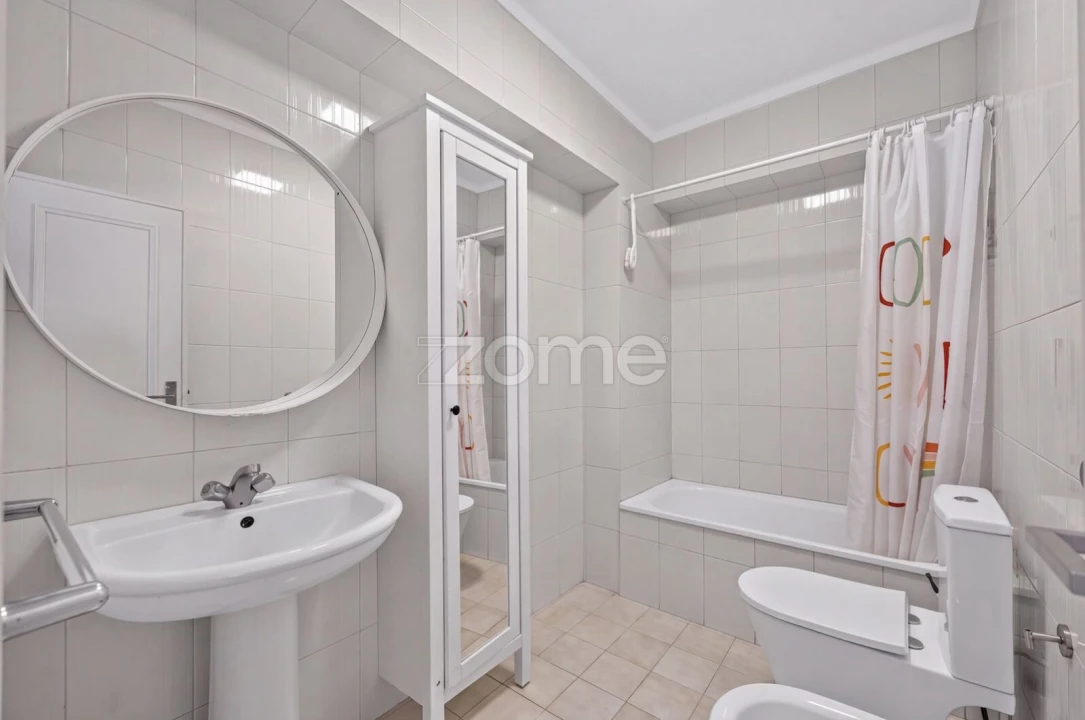 Apartamento T4 para Venda em Santo António dos Cavaleiros e Frielas Foto 10