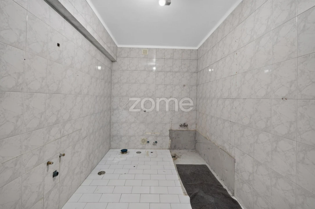 Apartamento T4 para Venda em Santo António dos Cavaleiros e Frielas Foto 31