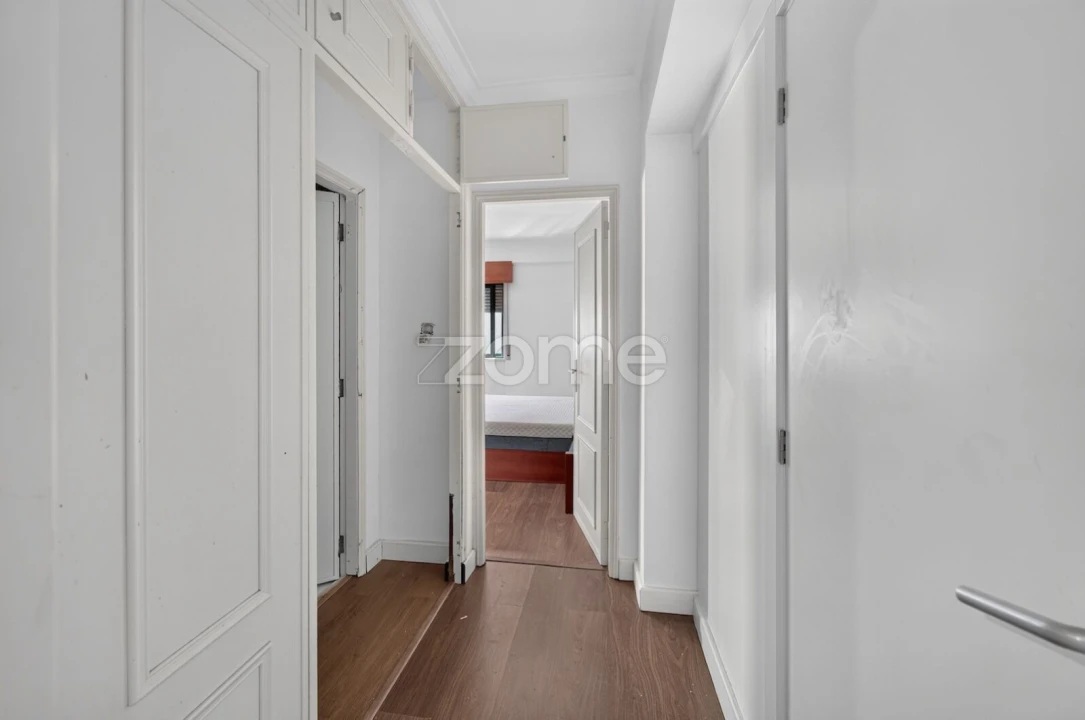 Apartamento T4 para Venda em Santo António dos Cavaleiros e Frielas Foto 24