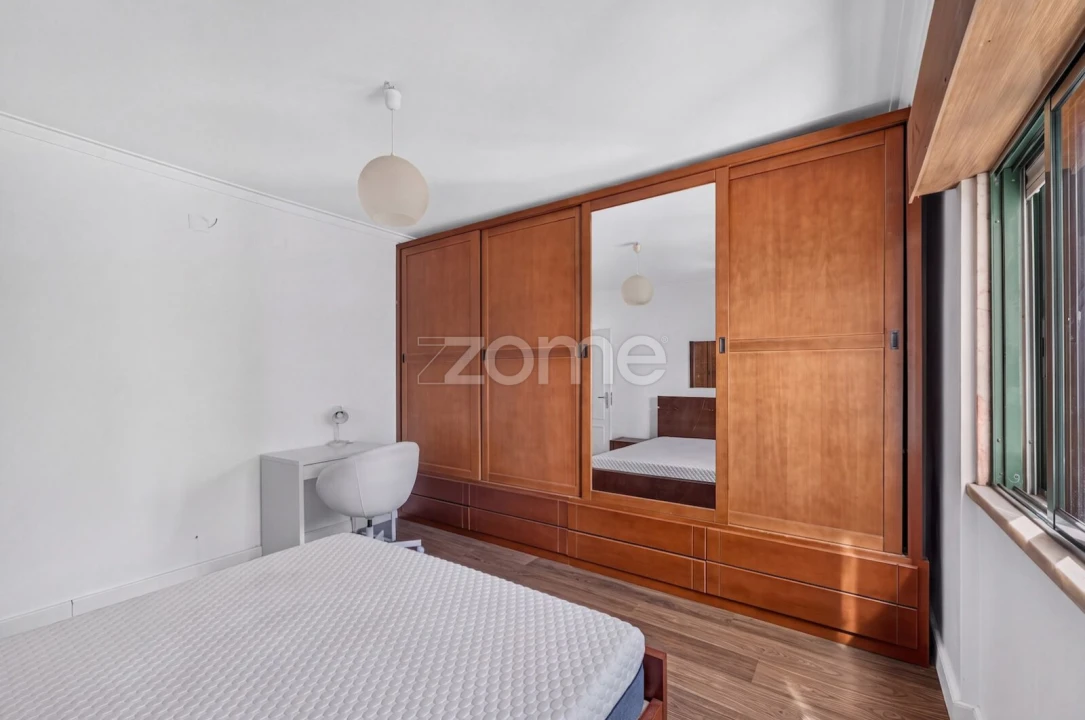 Apartamento T4 para Venda em Santo António dos Cavaleiros e Frielas Foto 26