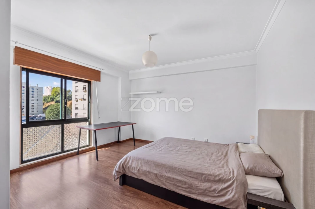 Apartamento T4 para Venda em Santo António dos Cavaleiros e Frielas Foto 21