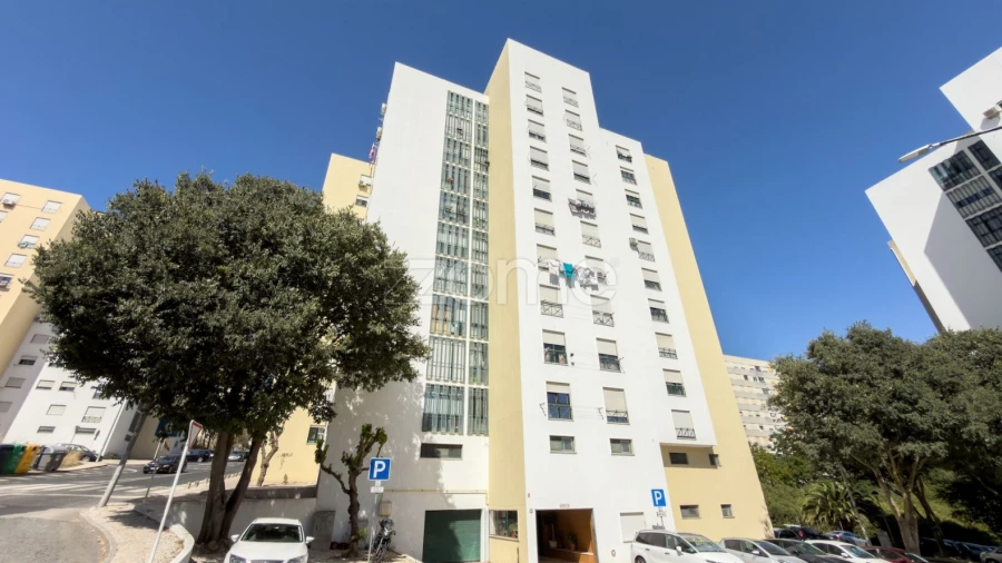 Apartamento T4 para Venda em Santo António dos Cavaleiros e Frielas