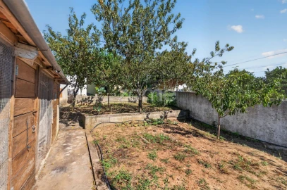 Moradia T3 para Venda em Carvoeira e Carmões