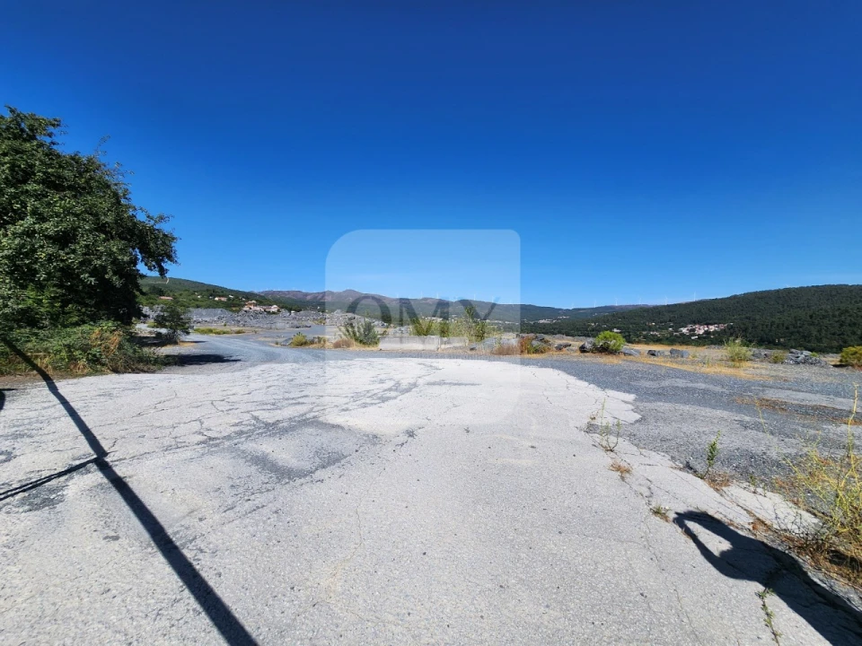 Terreno para Venda em Torgueda Foto 3