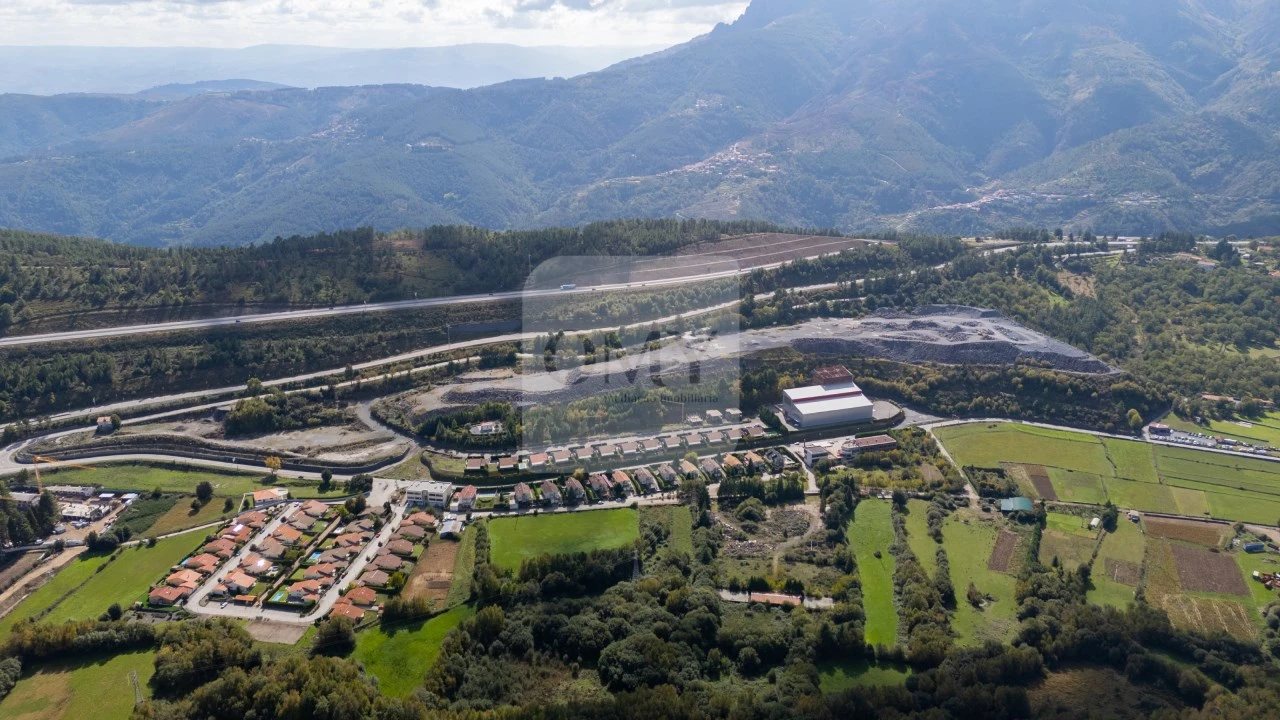 Terreno para Venda em Torgueda Foto 2