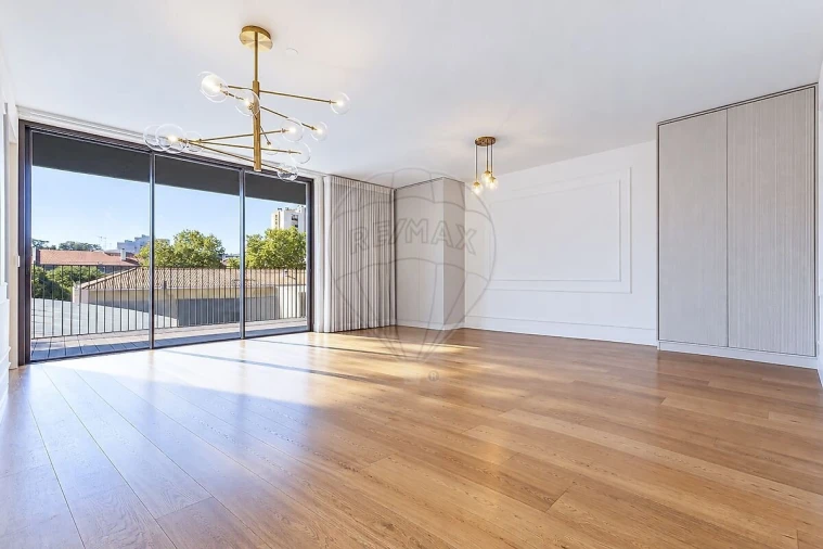 Apartamento T3 para Venda em Benfica Foto 3