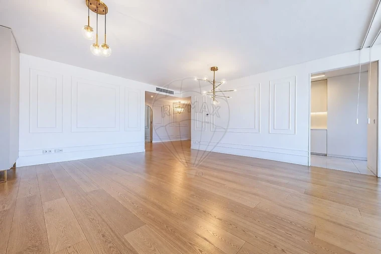 Apartamento T3 para Venda em Benfica Foto 4