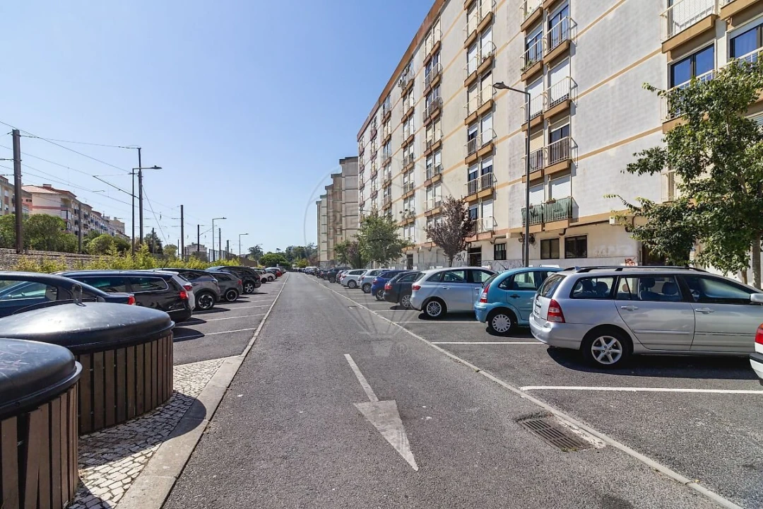 Apartamento T3 para Venda em Agualva e Mira-Sintra Foto 32