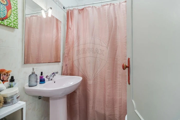 Apartamento T3 para Venda em Agualva e Mira-Sintra Foto 4