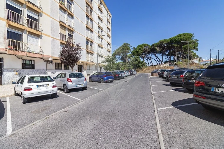 Apartamento T3 para Venda em Agualva e Mira-Sintra Foto 33