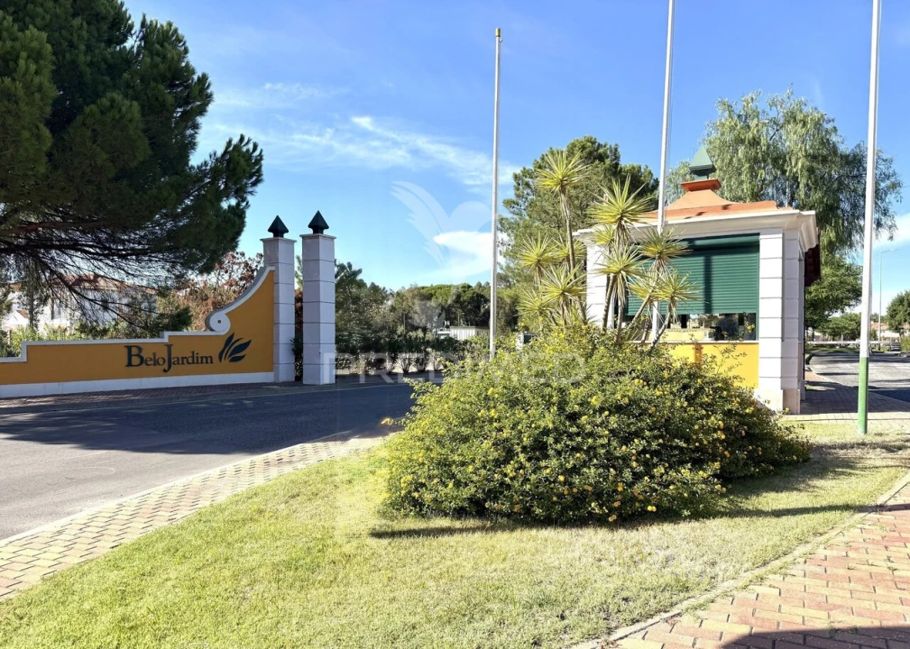 Moradia T4 para Venda em Samora Correia Foto 1