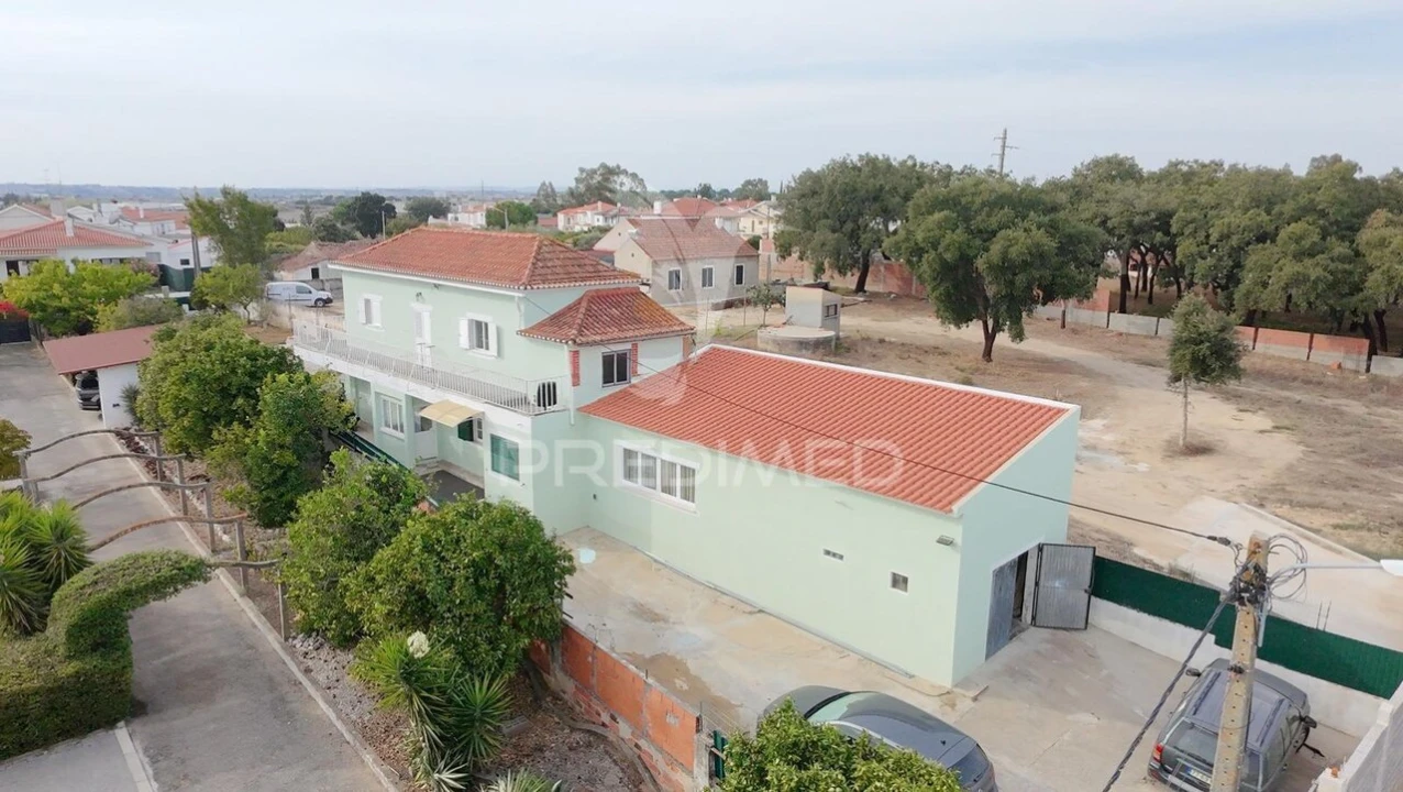 Moradia T6 para Venda em Marvila, Ribeira Santarém, São Salvador, São Nicolau Foto 1