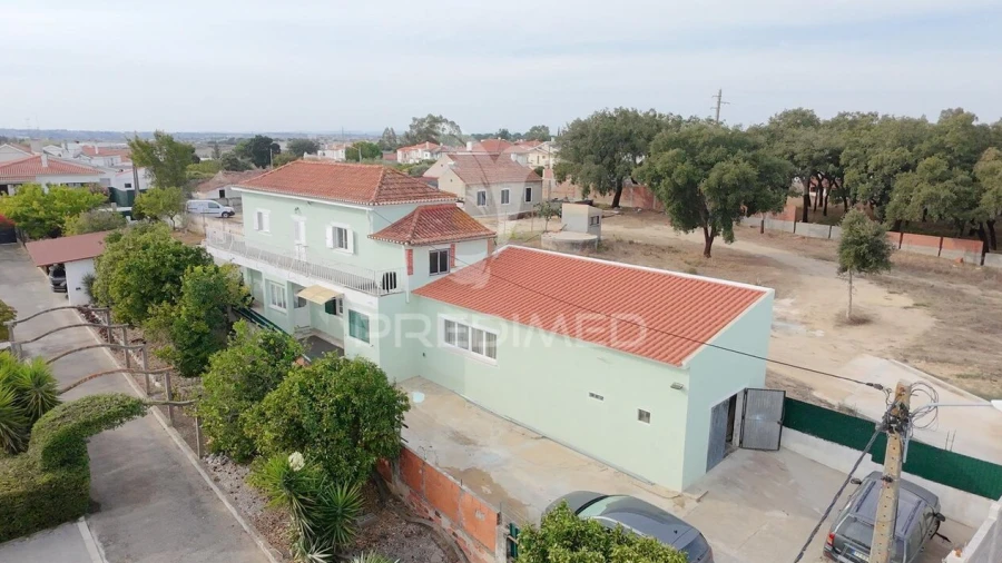 Moradia T6 para Venda em Marvila, Ribeira Santarém, São Salvador, São Nicolau