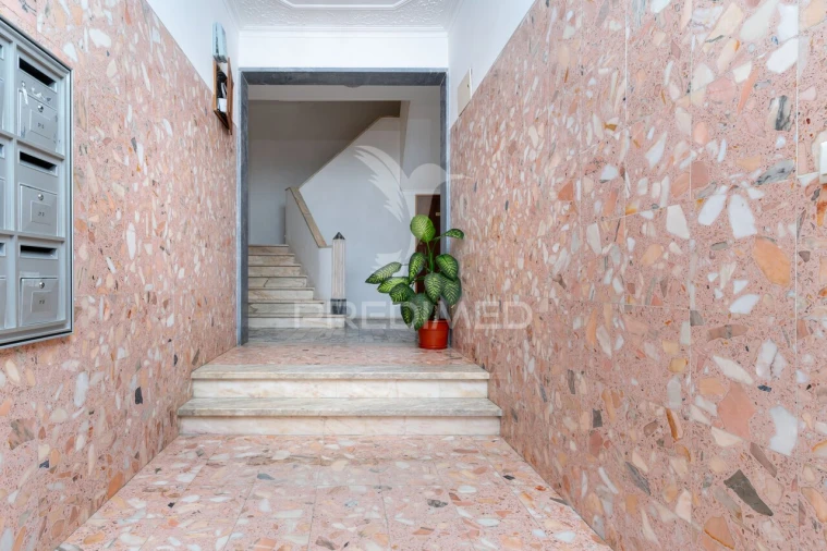 Apartamento T1 para Venda em Costa da Caparica Foto 25